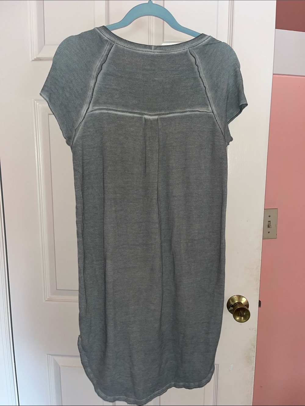Mono B Washed Gray Short Sleeve Tunic - Picture 2 of 2